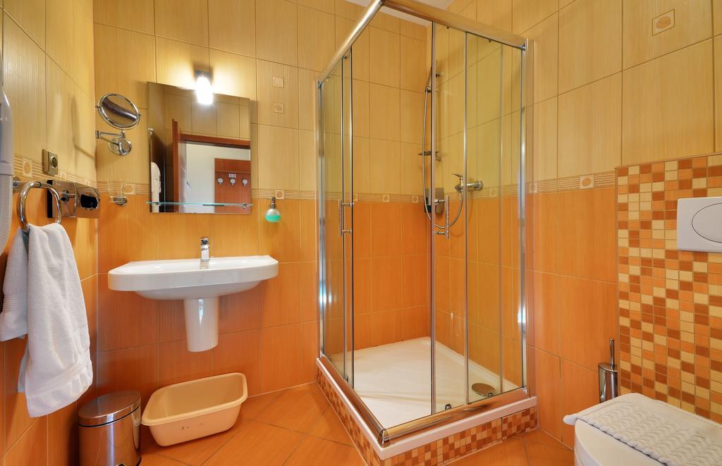 Restaurace A Penzion Kamenec Jilesovice Bilik gambar