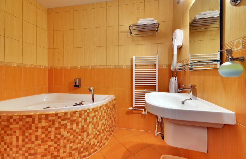 Restaurace A Penzion Kamenec Jilesovice Bilik gambar